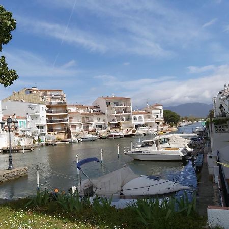 Estudi Amb Vistes Al Canal Διαμέρισμα Empuriabrava Εξωτερικό φωτογραφία